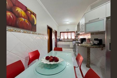 Casa à venda com 340m², 4 quartos e 4 vagas