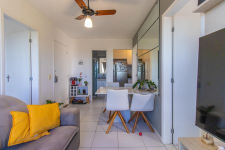 Sala de apartamento para alugar com 3 quartos, 52m² em Jardim Marilu, Cotia