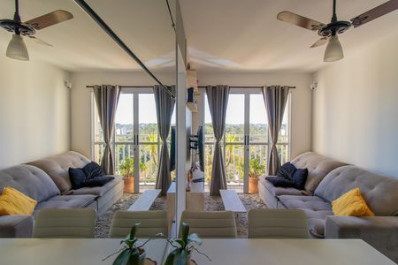 Sala de apartamento para alugar com 3 quartos, 52m² em Jardim Marilu, Cotia