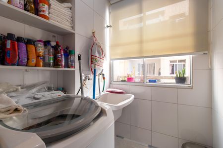 Área de Serviço de apartamento para alugar com 3 quartos, 52m² em Jardim Marilu, Cotia