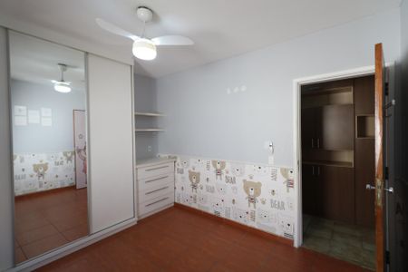 Casa à venda com 208m², 3 quartos e 3 vagas Casa à venda com 208m², 3 quartos e 3 vagasQuarto 1