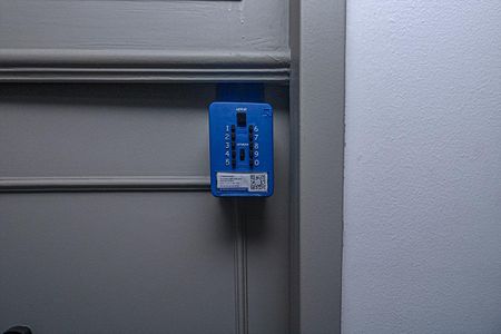 Apartamento à venda com 63m², 2 quartos e 1 vagacaixa lockbox_2