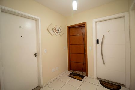 Apartamento para alugar com 68m², 2 quartos e 1 vaga Apartamento para alugar com 68m², 2 quartos e 1 vagaHall de entrada