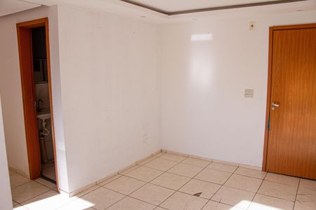 Sala de apartamento para alugar com 2 quartos, 45m² em Santa Cruz, Rio de Janeiro