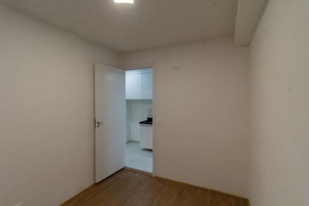 Quarto 2 de apartamento para alugar com 2 quartos, 37m² em Parque Industrial Tomas Edson, São Paulo