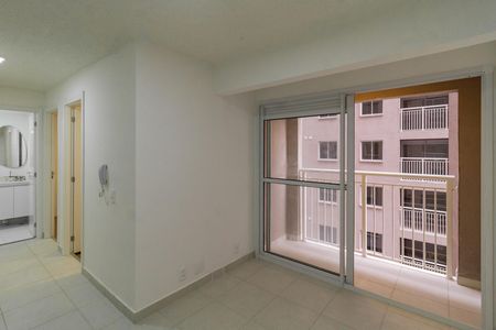 Sala de apartamento para alugar com 2 quartos, 37m² em Parque Industrial Tomas Edson, São Paulo