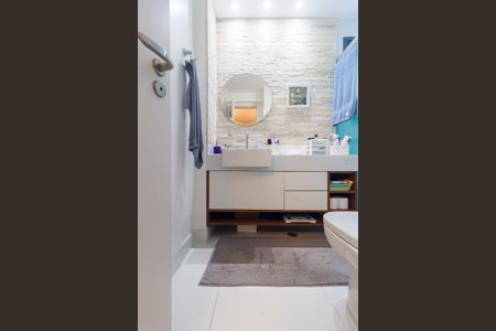 Apartamento à venda com 117m², 3 quartos e 2 vagasSuíte 1 - Banheiro