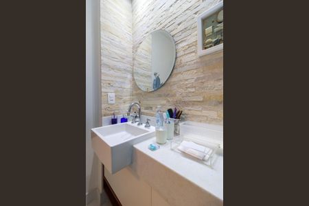 Apartamento à venda com 117m², 3 quartos e 2 vagasSuíte 1 - Banheiro