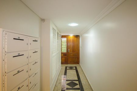 Apartamento para alugar com 98m², 3 quartos e sem vagaHall social