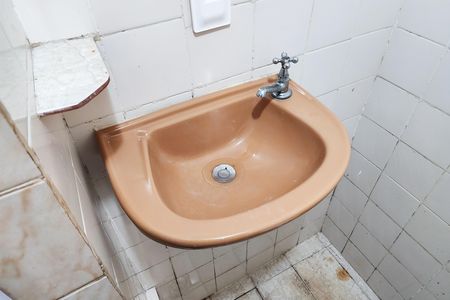 Casa de condomínio para alugar com 61m², 2 quartos e sem vaga Casa de condomínio para alugar com 61m², 2 quartos e sem vagaBanheiro da suíte