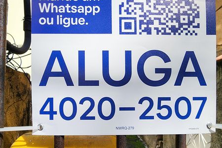Placa  de casa de condomínio para alugar com 2 quartos, 61m² em Vila Isabel, Rio de Janeiro