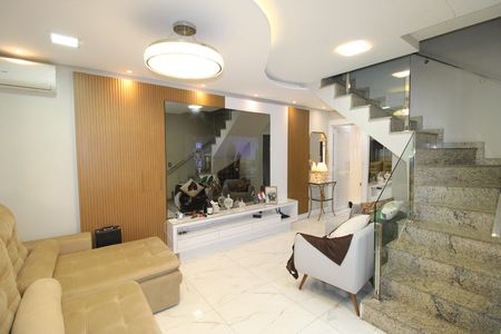 Sala de casa à venda com 3 quartos, 400m² em Jardim Nossa Senhora do Carmo, São Paulo