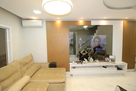Sala de casa à venda com 3 quartos, 400m² em Jardim Nossa Senhora do Carmo, São Paulo