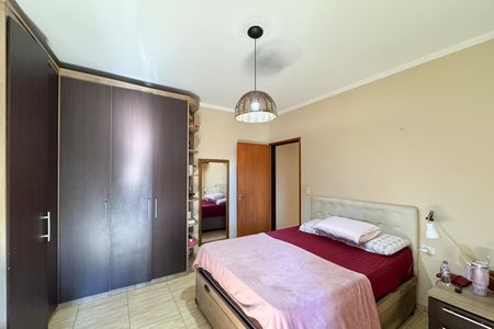 Casa à venda com 700m², 5 quartos e 2 vagasSuíte