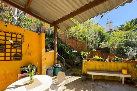 Casa à venda com 700m², 5 quartos e 2 vagasÁrea - Churrasqueira