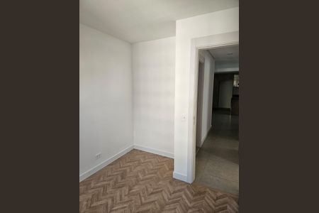 Quarto 1 de apartamento para alugar com 2 quartos, 86m² em Boa Vista, Curitiba