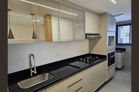 Cozinha de apartamento para alugar com 2 quartos, 86m² em Boa Vista, Curitiba