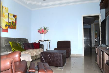 Sala de casa para alugar com 4 quartos, 350m² em Jardim Vitoria, Belo Horizonte