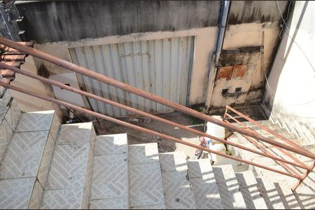 Casa para alugar com 350m², 4 quartos e 5 vagasEscada