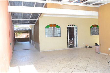 Casa para alugar com 350m², 4 quartos e 5 vagasFachada