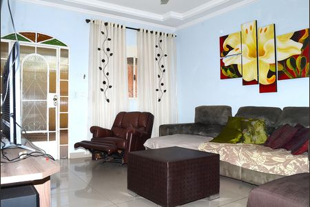 Casa para alugar com 350m², 4 quartos e 5 vagasSala