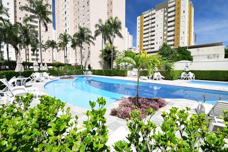 Apartamento à venda com 80m², 3 quartos e 2 vagasÁrea comum - Piscina