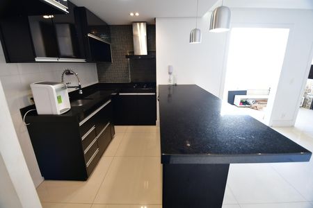 Apartamento à venda com 80m², 3 quartos e 2 vagasCozinha