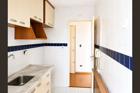 Cozinha de apartamento para alugar com 2 quartos, 49m² em São Domingos, São Paulo
