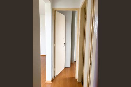 Corredor de apartamento para alugar com 2 quartos, 49m² em São Domingos, São Paulo