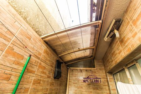 Casa de condomínio à venda com 72m², 2 quartos e 1 vagaÁrea de Serviço