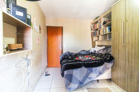 Casa de condomínio à venda com 72m², 2 quartos e 1 vagaSuíte