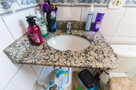 Casa de condomínio à venda com 72m², 2 quartos e 1 vagaBanheiro da Suíte