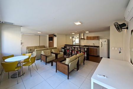 Apartamento para alugar com 72m², 2 quartos e 1 vaga Apartamento para alugar com 72m², 2 quartos e 1 vagaÁrea comum - Salão de festas