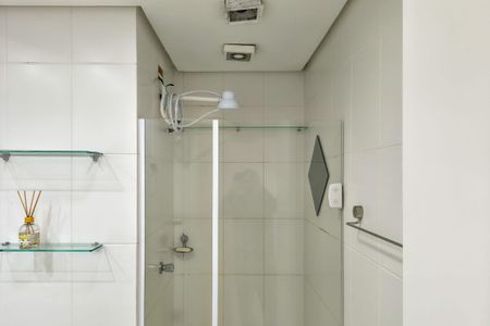 Apartamento para alugar com 72m², 2 quartos e 1 vaga Apartamento para alugar com 72m², 2 quartos e 1 vagaBanheiro da Suíte