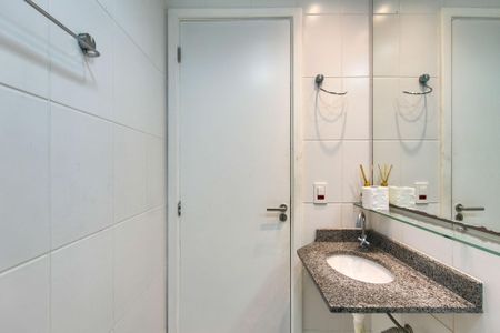 Apartamento para alugar com 72m², 2 quartos e 1 vaga Apartamento para alugar com 72m², 2 quartos e 1 vagaBanheiro
