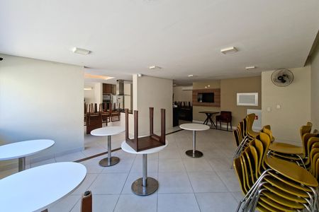 Apartamento para alugar com 72m², 2 quartos e 1 vaga Apartamento para alugar com 72m², 2 quartos e 1 vagaÁrea comum - Salão de festas