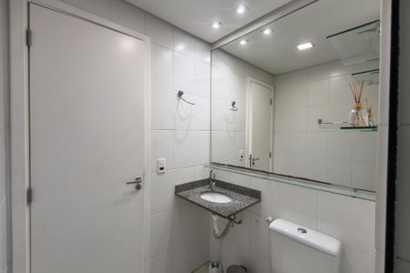 Apartamento para alugar com 72m², 2 quartos e 1 vaga Apartamento para alugar com 72m², 2 quartos e 1 vagaBanheiro da Suíte