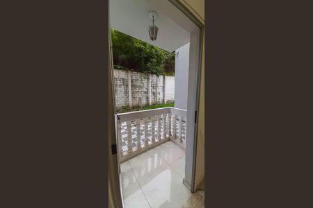 Apartamento à venda com 55m², 2 quartos e 1 vaga Apartamento à venda com 55m², 2 quartos e 1 vagaSacada