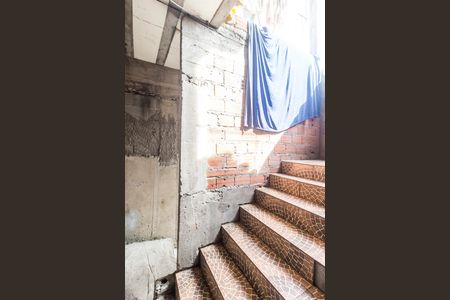 Casa à venda com 96m², 2 quartos e 3 vagasEscada