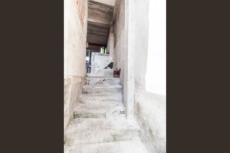Casa à venda com 96m², 2 quartos e 3 vagasEscada