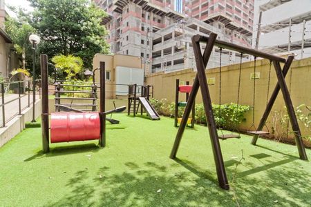 Apartamento à venda com 48m², 2 quartos e 1 vaga Apartamento à venda com 48m², 2 quartos e 1 vagaÁrea comum - Playground