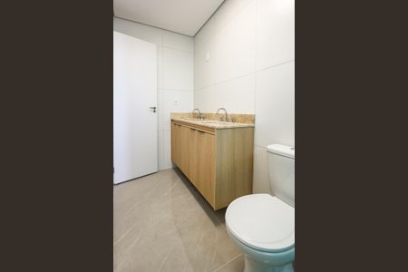 Apartamento para alugar com 76m², 2 quartos e 2 vagas Apartamento para alugar com 76m², 2 quartos e 2 vagasBanheiro da Suíte