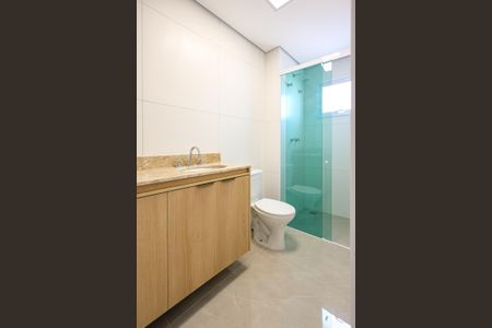 Apartamento para alugar com 76m², 2 quartos e 2 vagas Apartamento para alugar com 76m², 2 quartos e 2 vagasBanheiro da Suíte