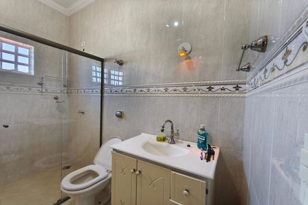 Casa à venda com 251m², 4 quartos e 6 vagas Casa à venda com 251m², 4 quartos e 6 vagasBanheiro Social