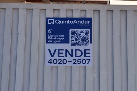 Casa à venda com 251m², 4 quartos e 6 vagas Casa à venda com 251m², 4 quartos e 6 vagasPLACA INSTALADA NA FACHADA