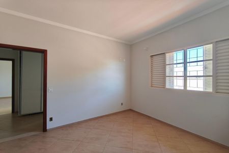 Casa à venda com 251m², 4 quartos e 6 vagas Casa à venda com 251m², 4 quartos e 6 vagasQuarto 3