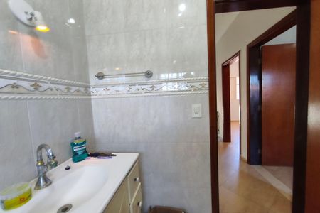 Casa à venda com 251m², 4 quartos e 6 vagas Casa à venda com 251m², 4 quartos e 6 vagasBanheiro Social