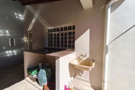 Casa à venda com 251m², 4 quartos e 6 vagas Casa à venda com 251m², 4 quartos e 6 vagasÁrea de Serviço
