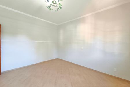 Casa à venda com 251m², 4 quartos e 6 vagas Casa à venda com 251m², 4 quartos e 6 vagasQuarto 4