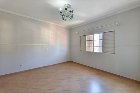 Casa à venda com 251m², 4 quartos e 6 vagas Casa à venda com 251m², 4 quartos e 6 vagasQuarto 4